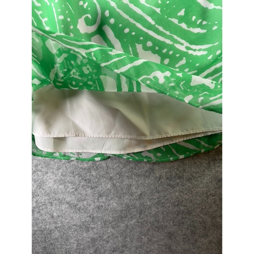 Banana Republic sleeveless top features a green and white paisley print Size 4 - Picture 3 of 5